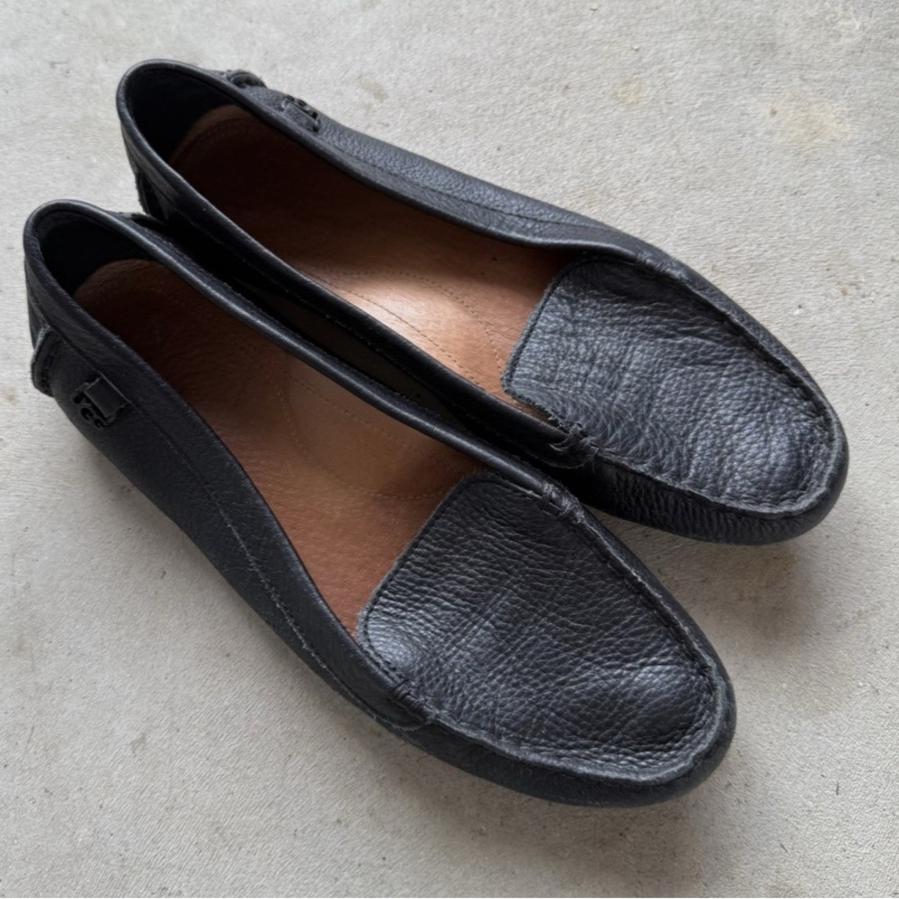 UGG 1101572 Flores Black Pebble Leather Slip On Loafer Shoe Women's Size 8